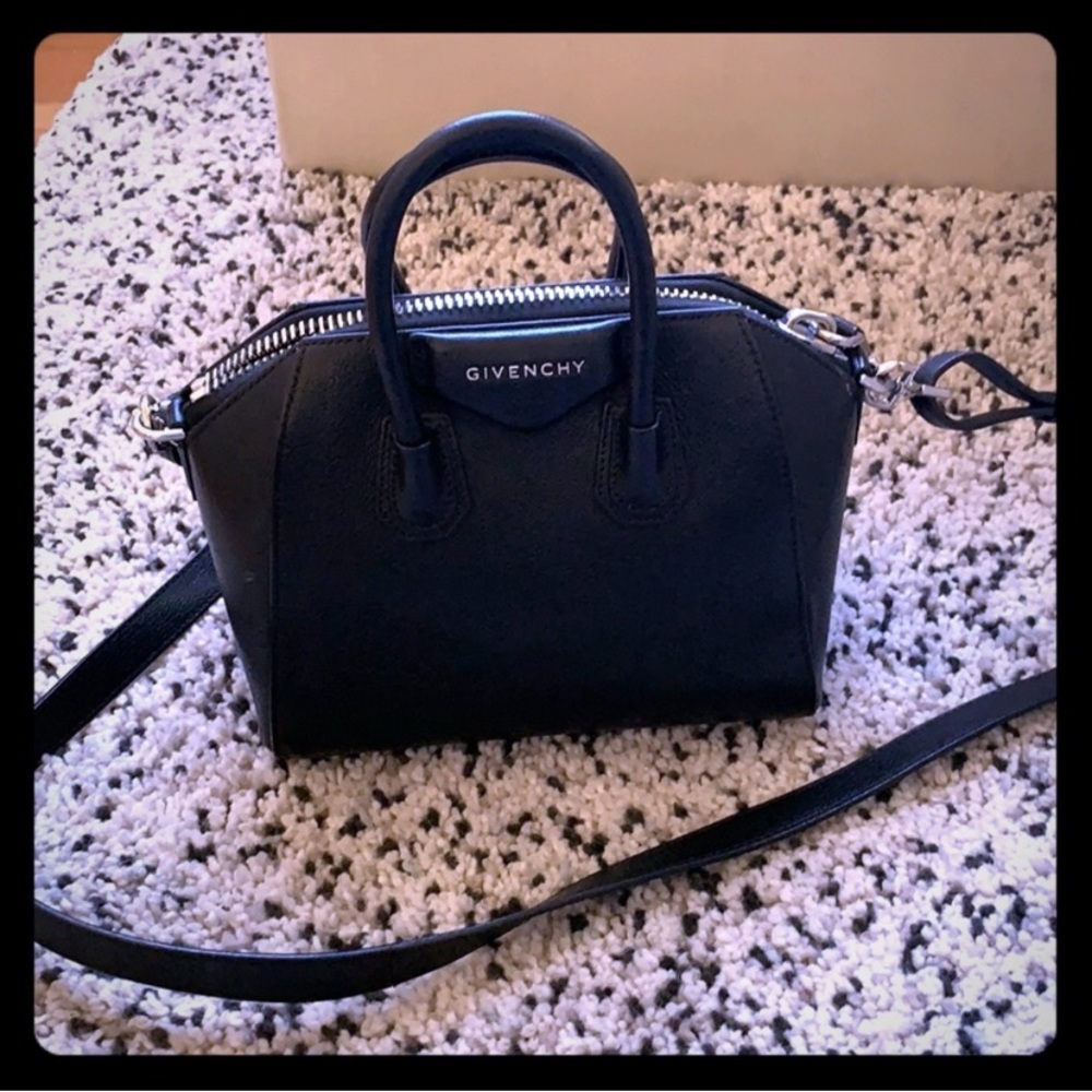 Givenchy Antigona Mini, Blk sugar leather goatskin
